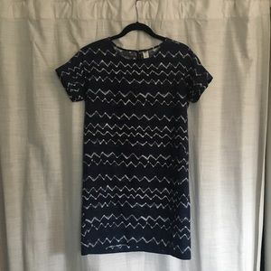 Simple patterned Old Navy dress.
